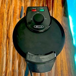 Bella Belgian Waffle Maker